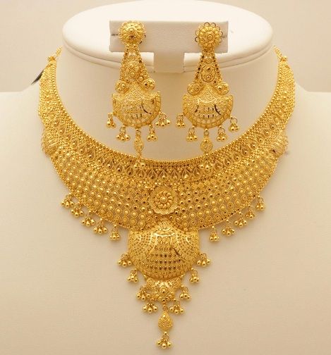 50 Grams Gold Necklace Designs - Latest Collection for Wedding Wedding Necklace Designs, Gold Set Design, Indian Gold Necklace Designs, Heavy Necklace, Dubai Gold Jewelry, Perhiasan India, Gold Bridal Necklace, Bracelets Design, Gold Necklace Indian