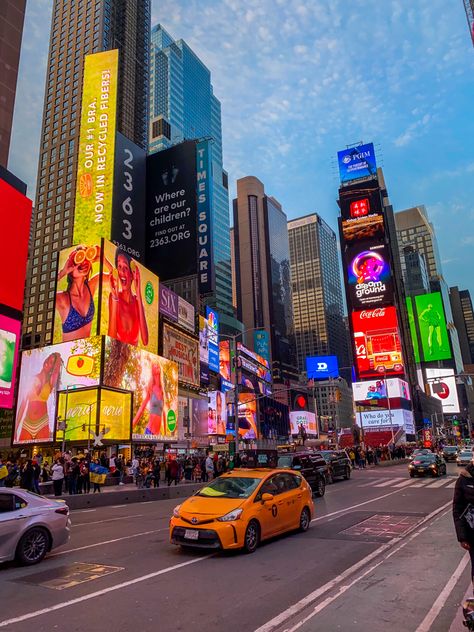 Times Square Aesthetic, Square Aesthetic, New York City Times Square, Photographie New York, Aesthetic New York, New York Vibes, New York Wallpaper, New York Summer, Times Square New York