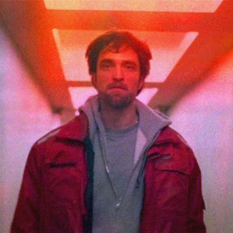 Good Time (2017) Dir. Josh and Benny Safdie Good Time Robert Pattinson, Josh Safdie, Benny Safdie, Good Time 2017, Trippy Aesthetic, Aesthetic Film, Lost Souls, College Room, Movies 2017