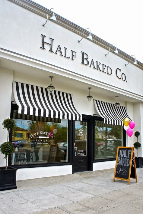 Bakery And Gift Shop, Bakery Storefront Ideas, Bakery Front Store, Bake Shop Interior Design, Farmhouse Storefront Design, Vintage Bakery Shop, Bakery Storefront Design, Bakery Outside Design, Bakery Industrial Design