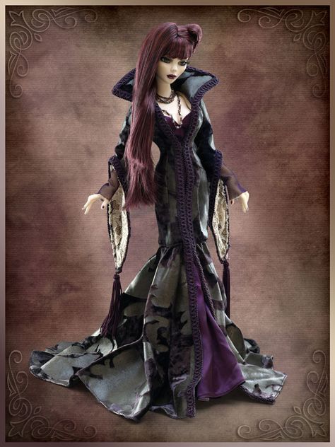 Gothic Romance ~ Joe Petrollese & Robert Tonner Vampire Barbie, Evangeline Ghastly, Gothic Romance, Gothic Dolls, Fantasy Doll, Halloween Doll, Unique Dolls, Doll Repaint, Dollhouse Dolls