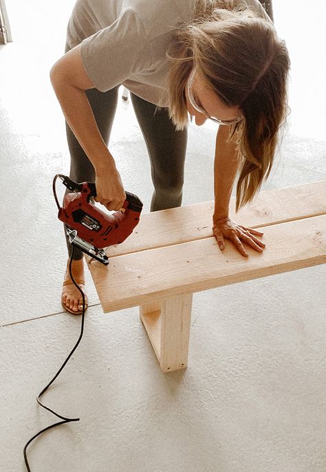 Easy $25 Entryway Bench - Kristin Jones Small Front Door Bench, Diy Bench Easy, Small Benches Entryway, Easy Wood Bench Diy, Diy Bench Modern, How To Decorate A Bench In Bedroom, Simple Entry Bench, Diy Bench Coffee Table, Small Porch Bench Ideas