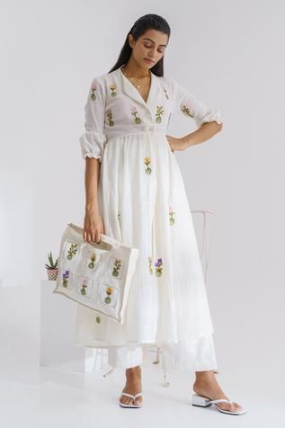 Shop for The Right Cut White Handloom Cotton Anarkali And Pant Set for Women Online at Aza Fashions White Anarkali, Cotton Anarkali, Celebrity Closet, Zardozi Embroidery, Skirt Co Ord, Kurti Designs Party Wear, Co Ord Sets, Indian Fashion Designers, Fashion App