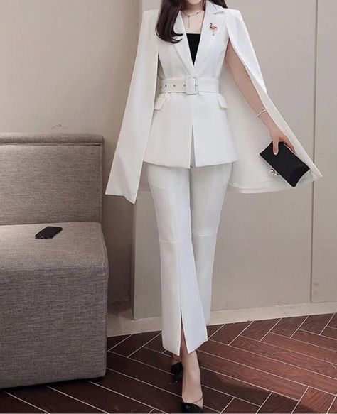 Glamouröse Outfits, Woman Suit Fashion, Mode Kpop, Korean Fashion Dress, Classy Work Outfits, Stylish Work Outfits, Elegantes Outfit, Fashion Attire, Looks Chic