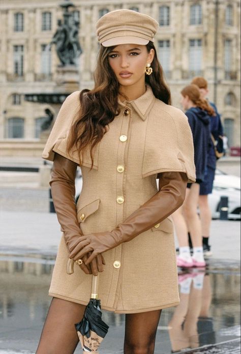 #paris #parisian #itgirl #fashion #aesthetic #oldmoney Couture, European Casual Style, Preppy Outfits Women, Cape Aesthetic, Russian Style Fashion, Succession Style, Coat Photoshoot, Dressy Fashion Outfits, Fall Adventures