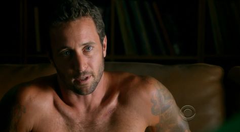 Hawaii Five-0 S2E1 Hawaii 5 0, Alex Oloughlin, Alex O Loughlin, Hawaii Five O, Don Juan, Alex O'loughlin, Tv Characters, Gorgeous Men, Season 2