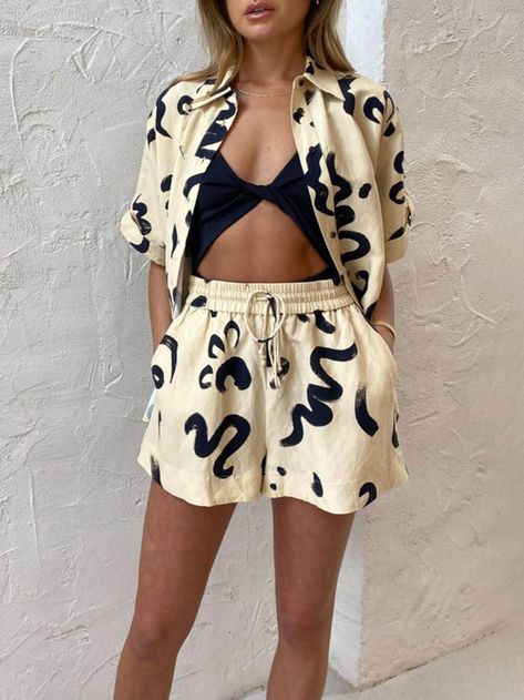 Linen Decoration, Short Coat Jackets, Outfits Petite, Shirt And Shorts, Outfits Indie, Loose Shirt, Current Fashion, 2022 Trends, Outfits Fall