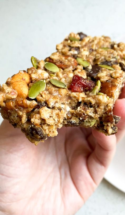 Vegan Energy Bars, Essen, Protein Energy Bars, No Bake Protein Bars, Baking With Protein Powder, Energy Bars Recipe, Best Vegan Protein, Vegan Protein Bars, Protein Bars Homemade