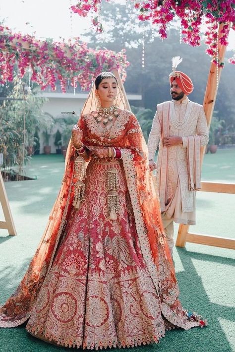 A list of the most trending red bridal lehengas for 2023 brides Chooda Ceremony Outfit, Indian Bridal Wear Red, Lehenga Color Combinations, Bridal Lehenga Images, Indian Bridal Party, Lehenga Images, Latest Bridal Lehenga Designs, Bridal Lehenga Designs, Designer Bridal Lehenga Choli