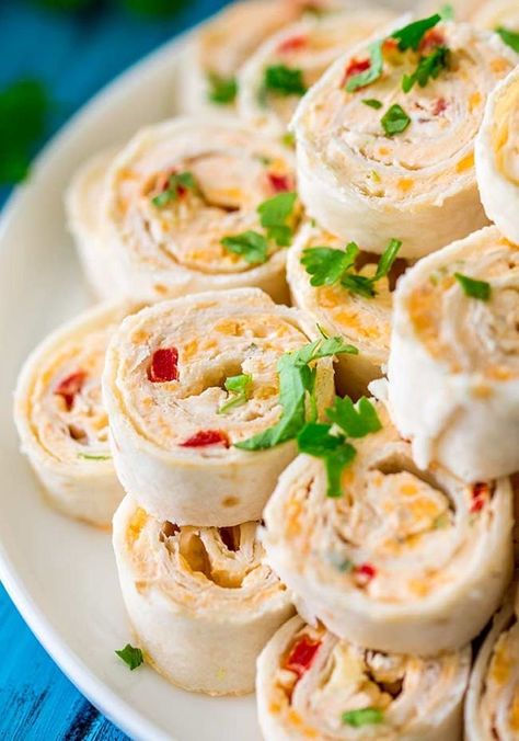 26 Easy Potluck Recipe Ideas for the Procrastinator in All of Us - Brit + Co Potluck Dishes For Work, Food For Potluck, Cold Potluck Dishes, Mexican Pinwheels, Stuffed Chicken Breast Cream Cheese, Easy Potluck Recipes, Chicken Pinwheels, Easy Potluck, Vegetarian Mexican