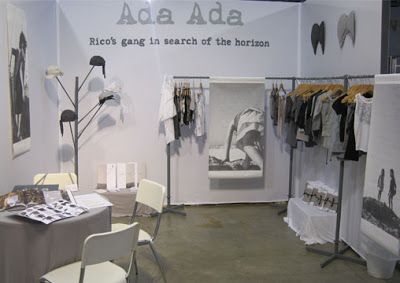 Bazaar Booth Ideas Clothes, Clothing Booth Design, Popup Setup, Bazaar Design, Bazaar Booth, Clothing Booth Display, Vendor Displays, Booth Decor, Store Design Boutique