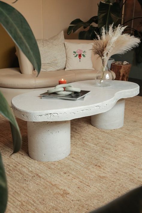 DIY Concrete Furniture — The Sorry Girls Diy Concrete Furniture, Cement Furniture, Stone Furniture, Cement Table, The Sorry Girls, Diy Plaster, Concrete Coffee Table, Concrete Furniture, Diy Concrete