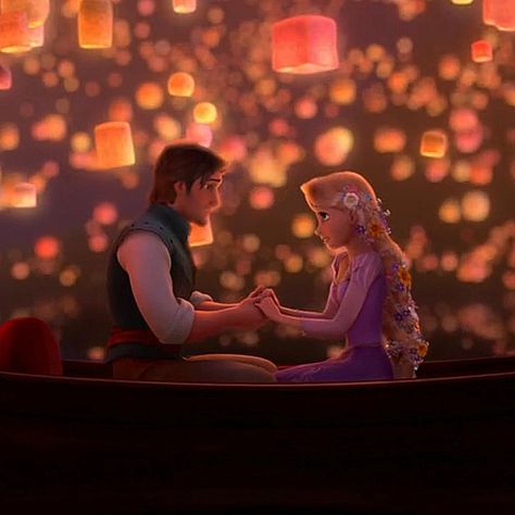 Tangled Flynn Rider, Tangled Flynn, Escudo River Plate, Flynn Rider And Rapunzel, Disney Romance, Grunge Posters, Disney Princess Artwork, Rapunzel And Flynn, Disney Cuties