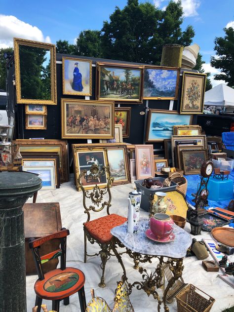 Flea market
Thrift
Thrift store
Paintings
Fine art