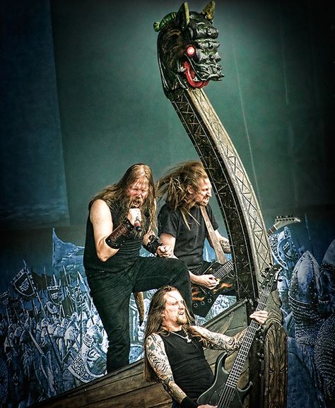 Amon Amarth le groupe des Vikings Finois qui gueule et qui envoie du pâté  ! Folk Music, Band Posters, Amon Amarth, Viking Metal, Viking Men, Heavy Metal Music, Viking Age, Heavy Metal Bands, Thrash Metal