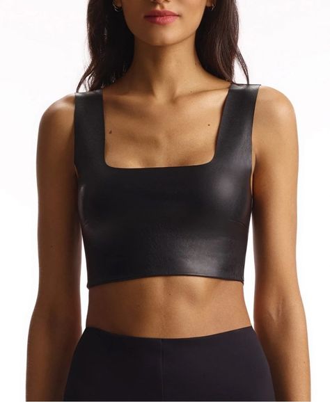 Austin Shopping, Comfortable Chic, Leather Crop Top, Ropa Diy, Stretch Top, Faux Leather Fabric, Neck Crop Top, Black Crop Tops, Real Women