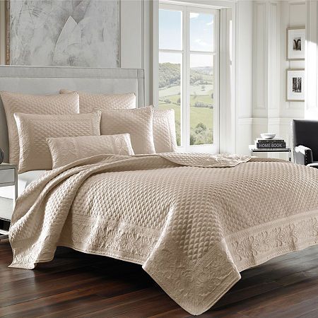 Queens New York, Coverlet Set, Bedding Stores, King Quilt, Quilted Coverlet, Queen Quilt, Quilt Sets, Quilt Bedding, Bed Sizes