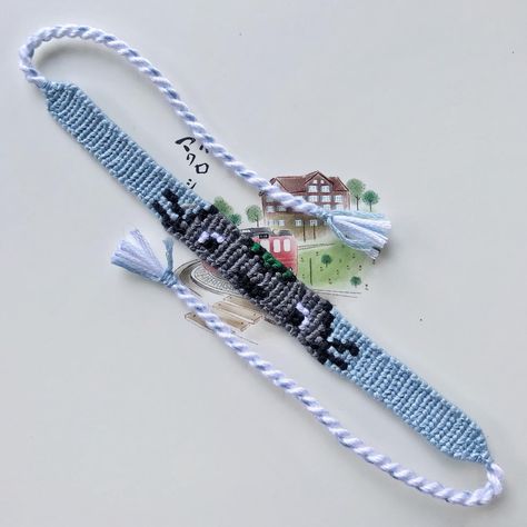 Couture, Totoro Friendship Bracelet, Totoro Bracelet Pattern, Totoro Bracelet, Japan Ghibli, Totoro Pattern, String Bracelet Patterns, Bracelet Fil, Yarn Bracelets