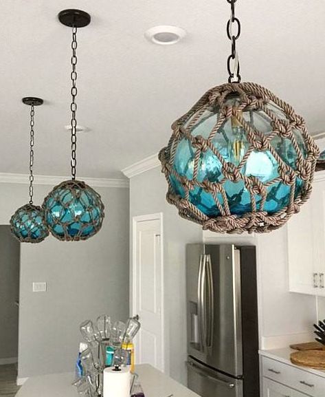 Fishing Glass Floats Net Hanging Lamp Pendant Lights Coastal Lamp, Deco Luminaire, Glass Floats, Dream Beach Houses, Lamp Pendant, Beachy Decor, Beach House Interior, Hus Inspiration, Style Deco