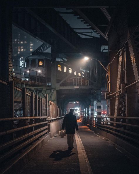 Photographer Captures the Timeless Neo-Noir Side of New York City City Photography, Nyc Streets, Hiding In Plain Sight, New York Pictures, Nyc Street, Neo Noir, Nyc Trip, Cinematic Photography, Aerial Photo