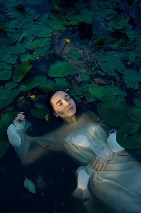 Woman Laying In Water, Laying In Water, Photographie Art Corps, Fairy Photoshoot, Lake Photoshoot, Woman Laying, Water Shoot, Instagram Direct, Body Reference Poses