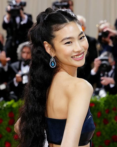 Half-up, half-down hair: How to nail this season’s sweetest trend Long Hair Half Updo, Long Hairstyles For Formal Events, Curly Prom Hair, Half Up Wedding Hair, Half Updo Hairstyles, Formal Hairstyles For Long Hair, Brown Hair Inspo, Half Up Half Down Hair Prom, Half Ponytail