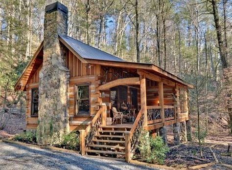 These Rustic Luxury Houses Are Stone and Wood Perfection (30 Photos) - Suburban Men Cozy Cabin In The Woods, Small Log Homes, Decoration Photography, Little Cabin In The Woods, Log Cabin Ideas, Stone Chimney, Log Home Designs, Small Log Cabin, Cabin Living