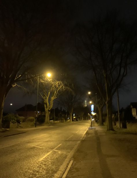 Night Time Highway, Pictures Of Streets At Night, Dark Streets Aesthetic, Street Pics Aesthetic, Streets At Night Aesthetic, Empty Road Aesthetic, Street Pictures Night, Street Astethic, Dark Street Aesthetic Night