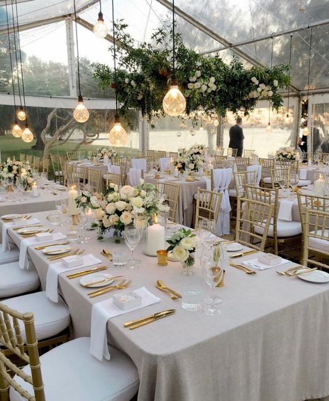 Rustic Wedding Decorations, Outdoor Wedding Ideas Backyards, Outdoor Wedding Reception Tent, Backyard Wedding Reception Food, Outdoor Wedding Reception Decorations, Outdoor Wedding Tables, Simple Wedding Reception, Elegant Backyard Wedding, Backyard Wedding Decorations