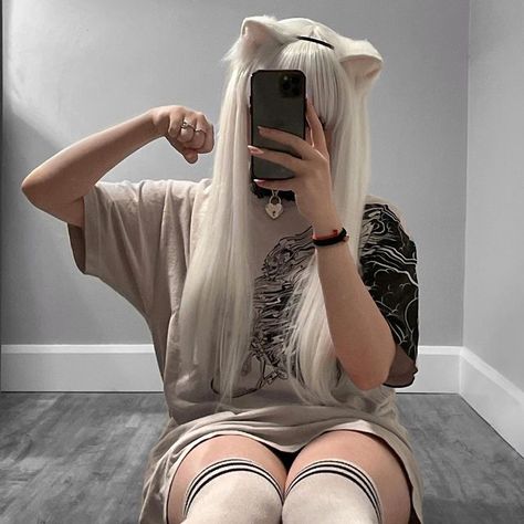 sony on Instagram: "cat girl thursday 🐈 ⸻ #explore #catgirls #explorepage #softgrunge #exploremore #softgirl #grungefashion #y2k" Thighs Reference, Cat Girl Outfit, Cat Girl Oc, Cat Girl Aesthetic, Cat Girl Pfp, Cat Girl Cosplay, Cute Cats Aesthetic, Cat Cosplay, Outfit Inspo Casual