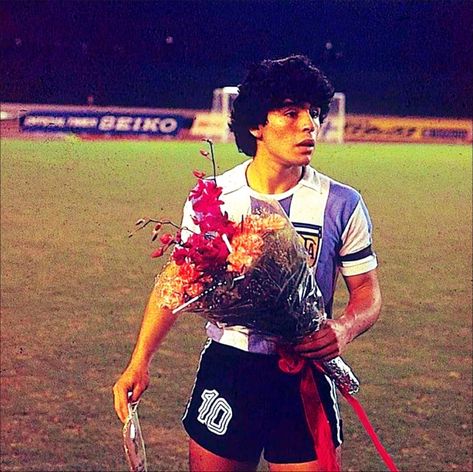 Maradona Football, Soccer Mom Outfits, Goals Videos, Soccer Goals, Football Players Photos, Indie Photography, Video Reels, Legends Football, Football Players Images