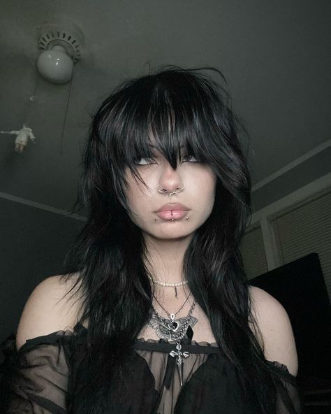 Emo Hair, Alternative Hair, Scene Haircuts, Emo Haircuts, Y2k Hairstyles, Gothic Hairstyles, Goth Hair, Mohawk Hairstyles, Punk Hair