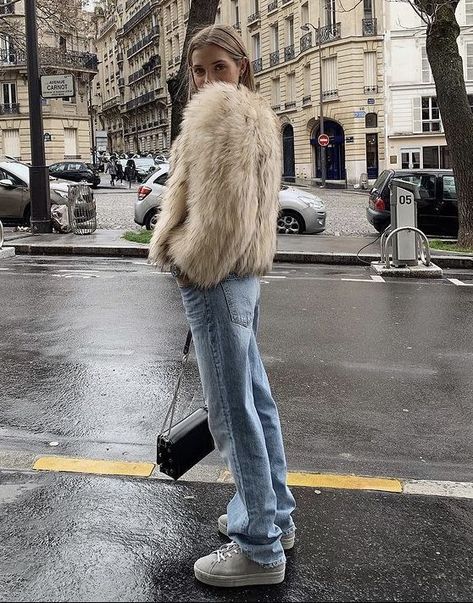 Fur Jacket Outfit, Fur Vest Outfits, 2023 Moodboard, Mob Wife Aesthetic, Autumn Outfit Ideas, Fur Coat Outfit, Wife Aesthetic, Aesthetic 2024, New York Outfits