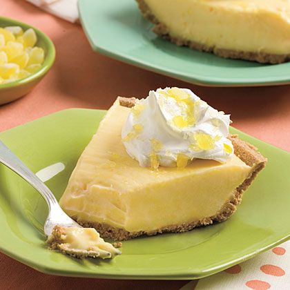 For a homemade look, freeze crust for five minutes, and then slip it into your favorite pie plate before adding filling. Lemonade Pie Recipe, Lemon Lush, Lemonade Pie, Summer Pie, Icebox Pie, Frozen Lemonade, Favorite Pie, Lemon Pie, No Cook Desserts