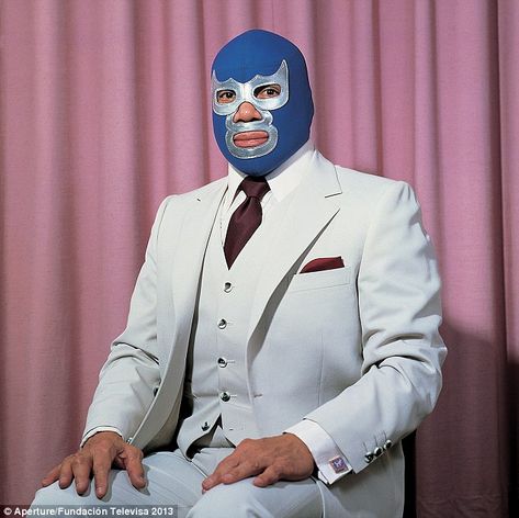 Proud fighter: The Mexican luchador and professional wrestler Blue Demon sits proudly in front of a colorful curtain (Lourdes Grobet, 1980) Alma Thomas, Mexican Wrestler, Luchador Mask, Chicago Museums, Fine Arts College, Foto Transfer, Blue Demon, Public Artwork, Walker Art Center