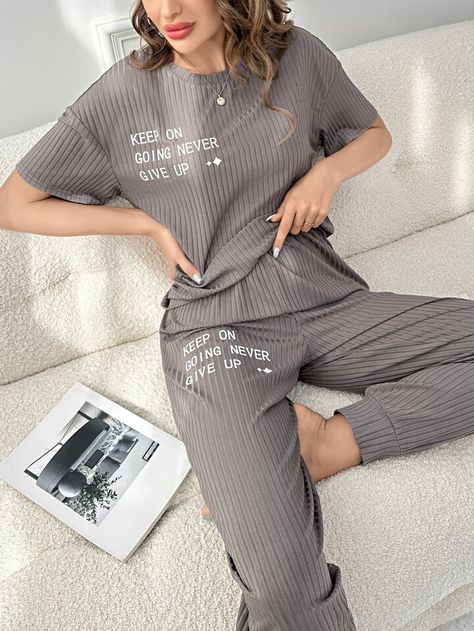 Couture, Pijama Sets For Women, Knit Set Outfit Women, Night Pants For Women, Night Wear For Women Sleep, Pajamas Shorts Outfit, Knit Set Outfit, Night Suit For Women, Cute Beach Outfits