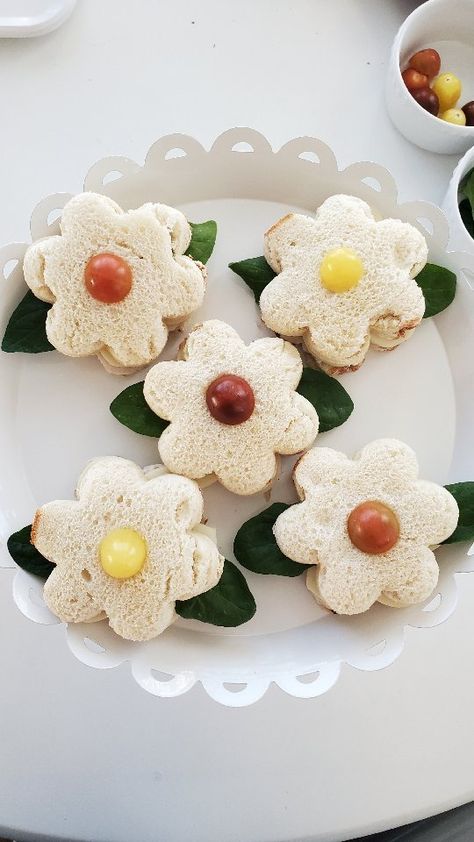 Lunch Idea For Birthday Party, Flower Birthday Party Snacks, Wildflower Party Food Ideas, Wildflower Theme Food, Party Food For Outdoor Party, Garden Birthday Party Food Ideas, Garden 2nd Birthday Party, Flower Theme Food Ideas, May Birthday Ideas