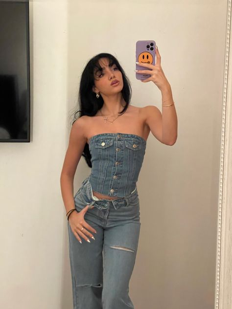 Denim on denim Button Up Corset, Full Denim Outfit, Denim Top Outfit, Jeans Corset, Bustier Outfit, Jean Top Outfits, Denim On Denim Outfit, All Denim Outfits, Corset And Jeans