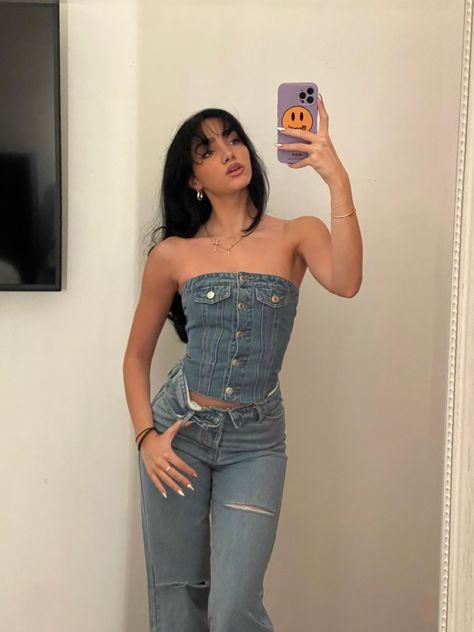 Denim on denim Button Up Corset, Full Denim Outfit, Denim Top Outfit, Jeans Corset, Bustier Outfit, Jean Top Outfits, All Denim Outfits, Denim On Denim Outfit, Corset And Jeans