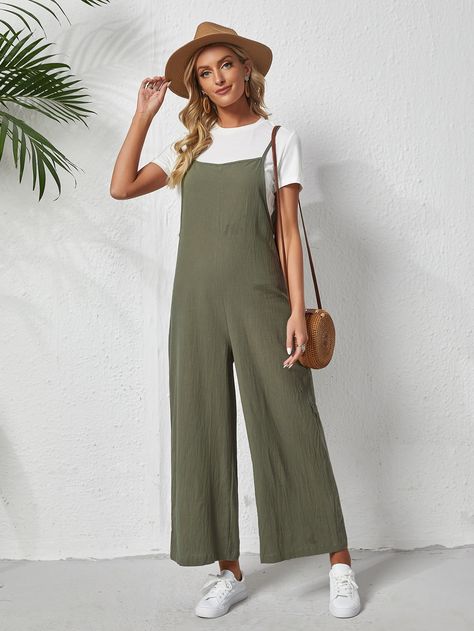 Olive Jumpsuit Outfit, Olive Green Jumpsuit Outfit, Green Overalls Outfits, Green Jumpsuit Outfit, Sleeveless Jumpsuit Outfit, Wide Leg Jumpsuit Outfit, Overalls Outfit Summer, Summer Jumpsuit Outfit, Style Salopette