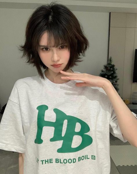 Hangodango on tiktok Short Hair With Framing Pieces, Tomboyish Side Tails, Unisex Haircut, Korean Short Haircut, Girl With Short Hair, Shot Hair, Hairstyle Short, Hair Inspiration Short, Kraf Diy