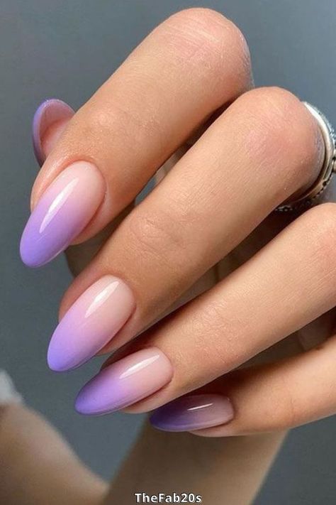 Get ready to be wowed by these purple ombre nail ideas! From mesmerizing gradients to stunning color combinations, these designs will leave you speechless. Elevate your nail game with these on-trend looks, featuring everything from bold and bright shades to soft and subtle hues. Whether you prefer long or short nails, square or oval shapes, there's an ombre design here for everyone. Discover your new favorite manicure and show off your unique style with these must-see ombre nails Gradient Nails, Ombre Nail Colors, Baby Boomers Nails, Purple Ombre Nails, Violet Nails, Unghie Sfumate, Purple Nail Designs, Ombre Nail Designs, Nagel Inspo