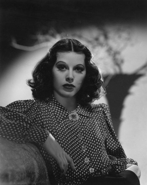 Hedy Lamarr (1914–2000) She invented “frequency hopping” technology, which was put to use in a secret communications system and in radio-controlled torpedoes in WWII, which in turn laid the foundations for future technological developments such as Wi-Fi and GPS. Oh, and she was also a movie star, because, why not! Inventors, Hedy Lamarr, Rita Moreno, Historical Women, Billie Jean King, Influential Women, Actrices Hollywood, Badass Women, Women In History