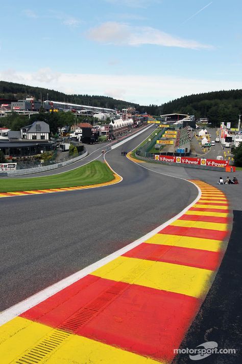 The corner I would want to go through with an F1 car. Any F1 car! Spa Track F1, Spa F1 Circuit, Spa Belgium F1, Spa Race Track, Formula 1 Race Track, F1 Race Track, Formula 1 Track, F1 Tracks, Car Race Track