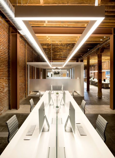 Scenic Advisement Offices - San Francisco | Office Snapshots Office Design Trends, Investment Bank, Small Office Design, Kitchen Ikea, Interior Design Minimalist, Office Design Inspiration, Modern Office Interiors, Corporate Office Design, Office Renovation