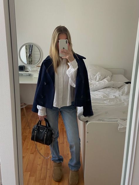 Blue Jackets Outfits, Mantel Outfit, Skandinavian Fashion, Alledaagse Outfits, Stockholm Style, Cold Outfits, Mode Ootd, Stockholm Fashion, Outfit Inspo Fall