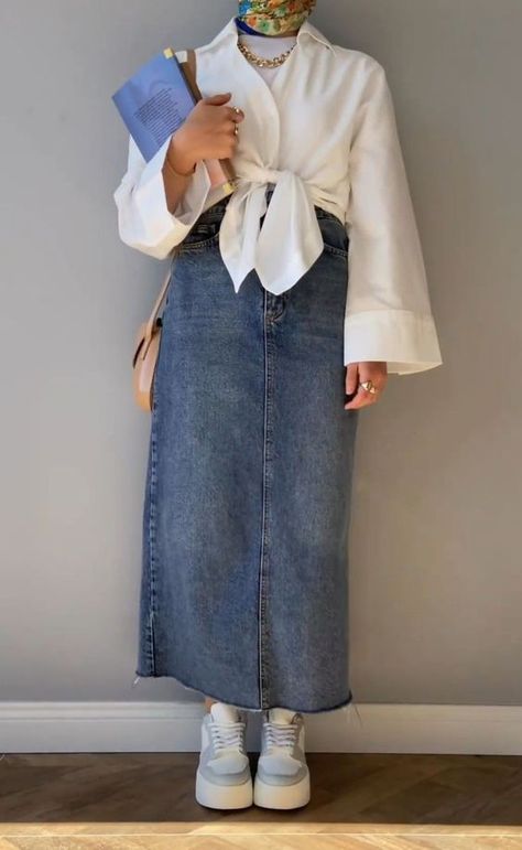 Denim Skirt Outfit For Hijab, Summer Hijab Outfits Skirts, Hijabi Jeans Skirt Outfits, Hijab Skirt Outfit Summer, Jean Skirt Outfits Hijab, Jean Skirt Hijab, Hijab Jeans Skirt, Skirt Outfits Hijab Summer, Skirts Outfits Hijab