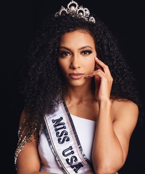 Miss USA Cheslie Kryst: My Natural Hair Represents The Real Me+#refinery29 Naturally Curly Pageant Hair, Cheslie Kryst, Pageant Winner, Pageant Tips, Pageant Headshots, Miss Teen Usa, Flamboyant Natural, Pageant Hair, Pageant Crowns