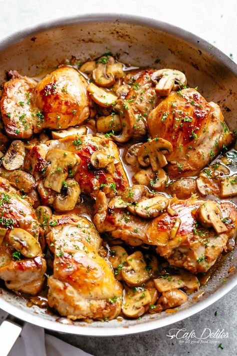 Garlic Mushroom Chicken Thighs, Mushroom Chicken Thighs, Garlic Mushroom Chicken, Garlic Mushroom Sauce, Chicken Thights Recipes, Chicken Thighs Mushrooms, Garlic Butter Mushrooms, Seared Chicken, Garlic Mushrooms