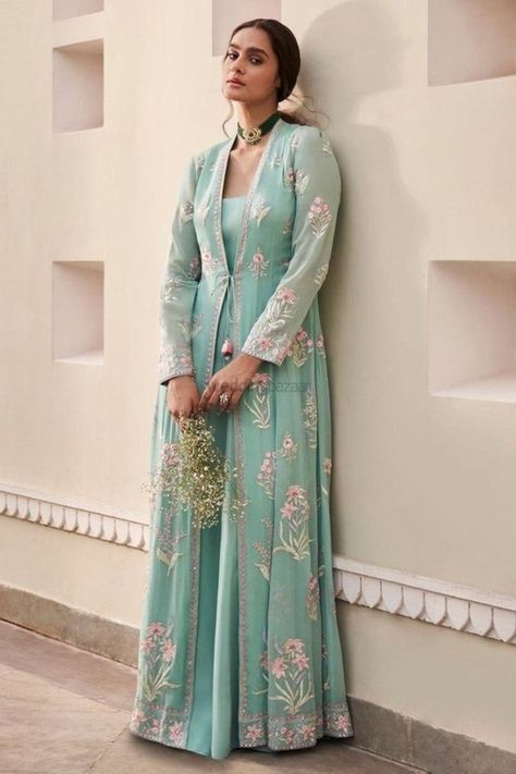 Indian Outfits Modern Casual, Indowestern Outfits Women, Indowestern Outfits Wedding, Indowestern Outfits Wedding Women, Stylish Frocks, Indowestern Outfits, Indo Western Outfits For Women, Indowestern Dresses, Sangeet Outfit